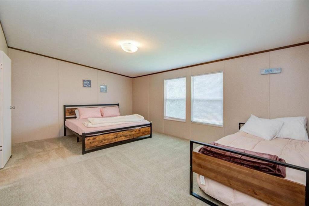 Seaside Serenity - Holiday Home Sleeps 10 Дікінсон Екстер'єр фото