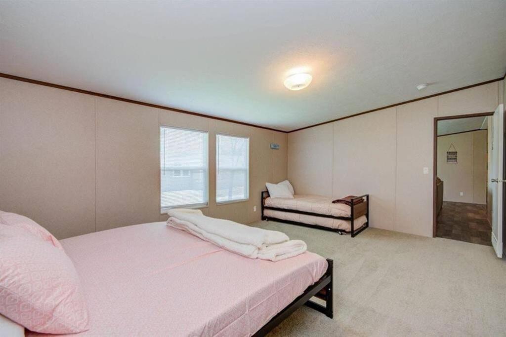 Seaside Serenity - Holiday Home Sleeps 10 Дікінсон Екстер'єр фото